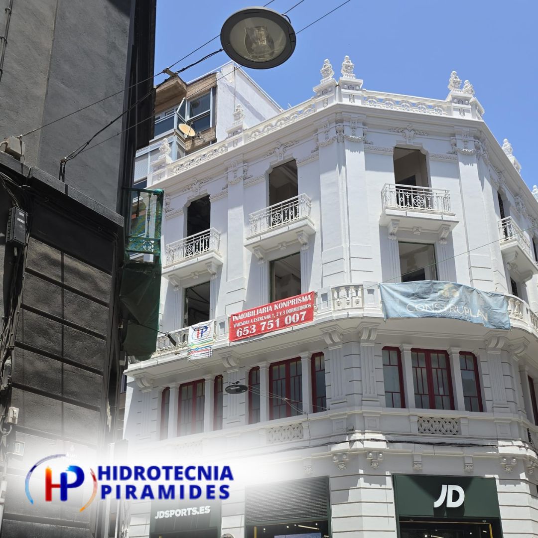 Edificio en la calle Castillo de Santa Cruz de Tenerife